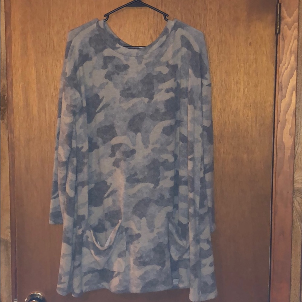 Tunic with pockets